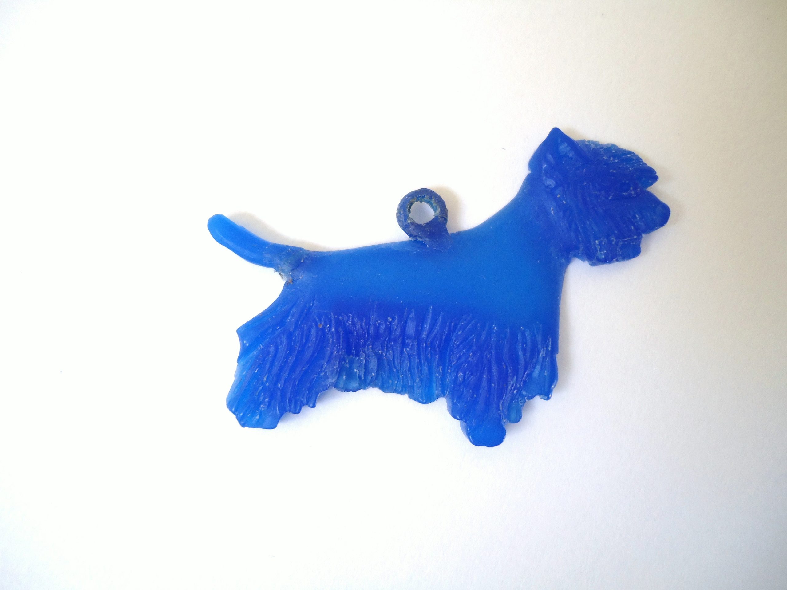 Modèle en cire sculptée pour un bijou destiné à la fonte à la cire perdue — illustration